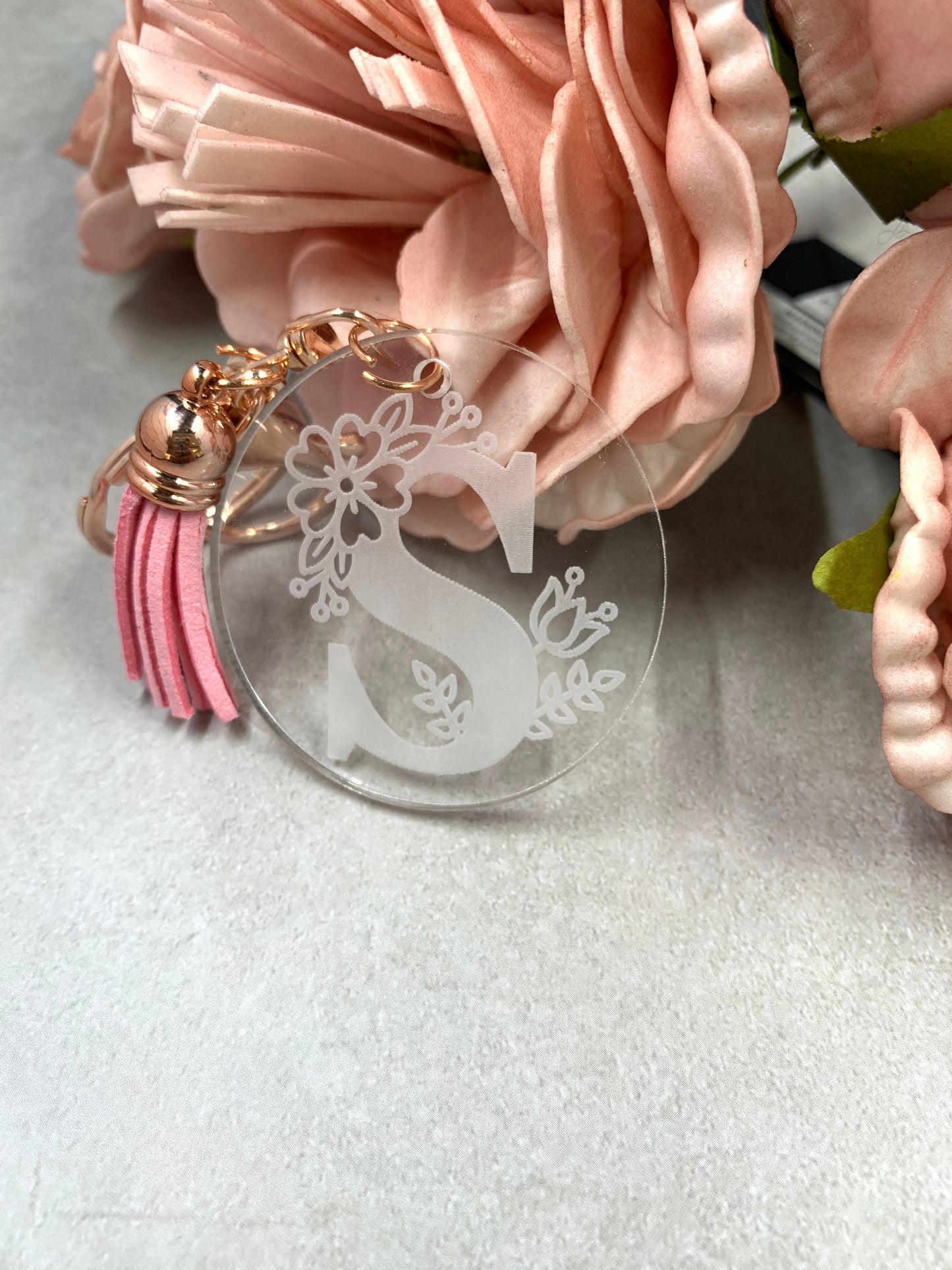 Personalised keyring with floral initial