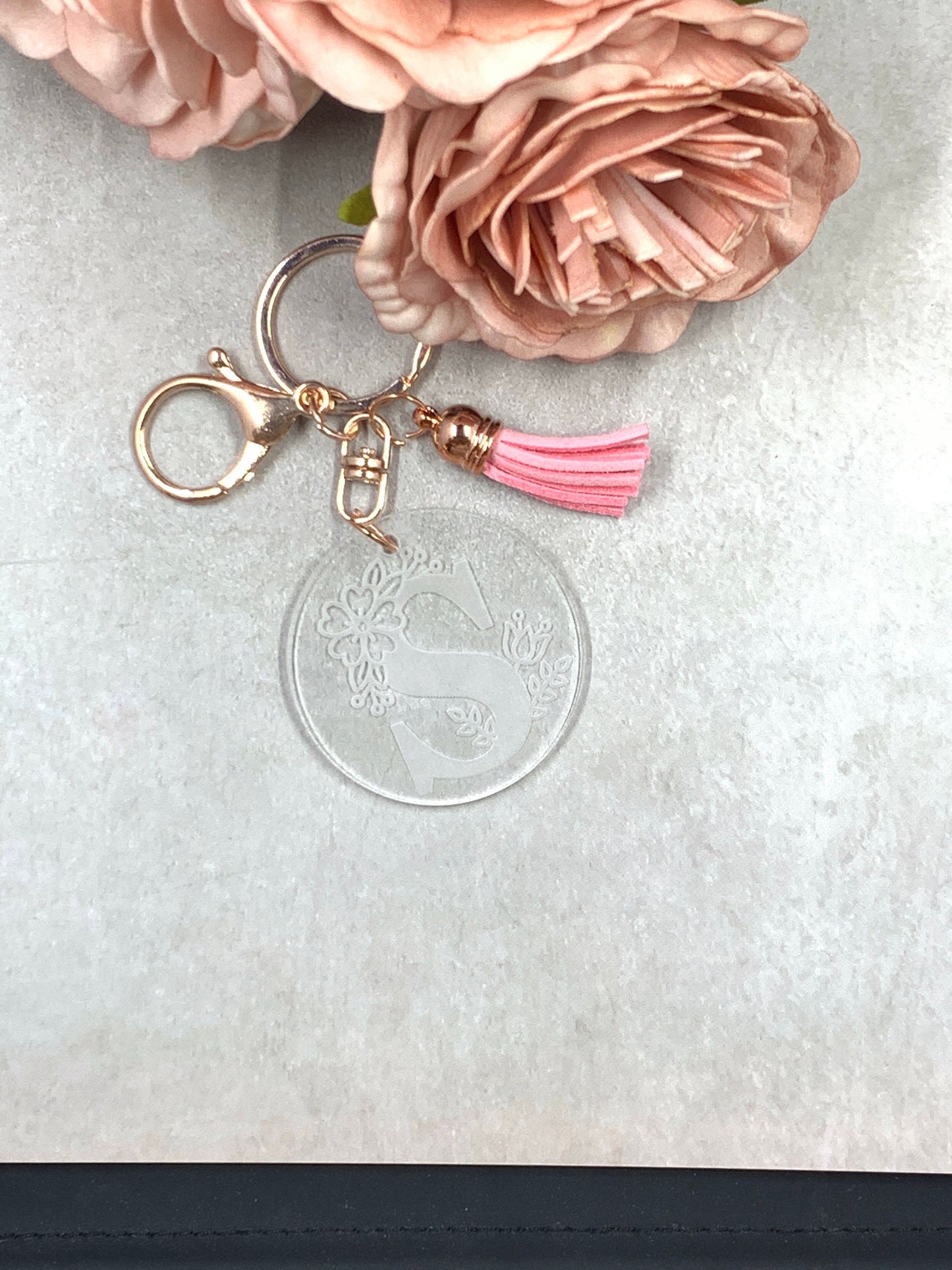 Personalised keyring with floral initial