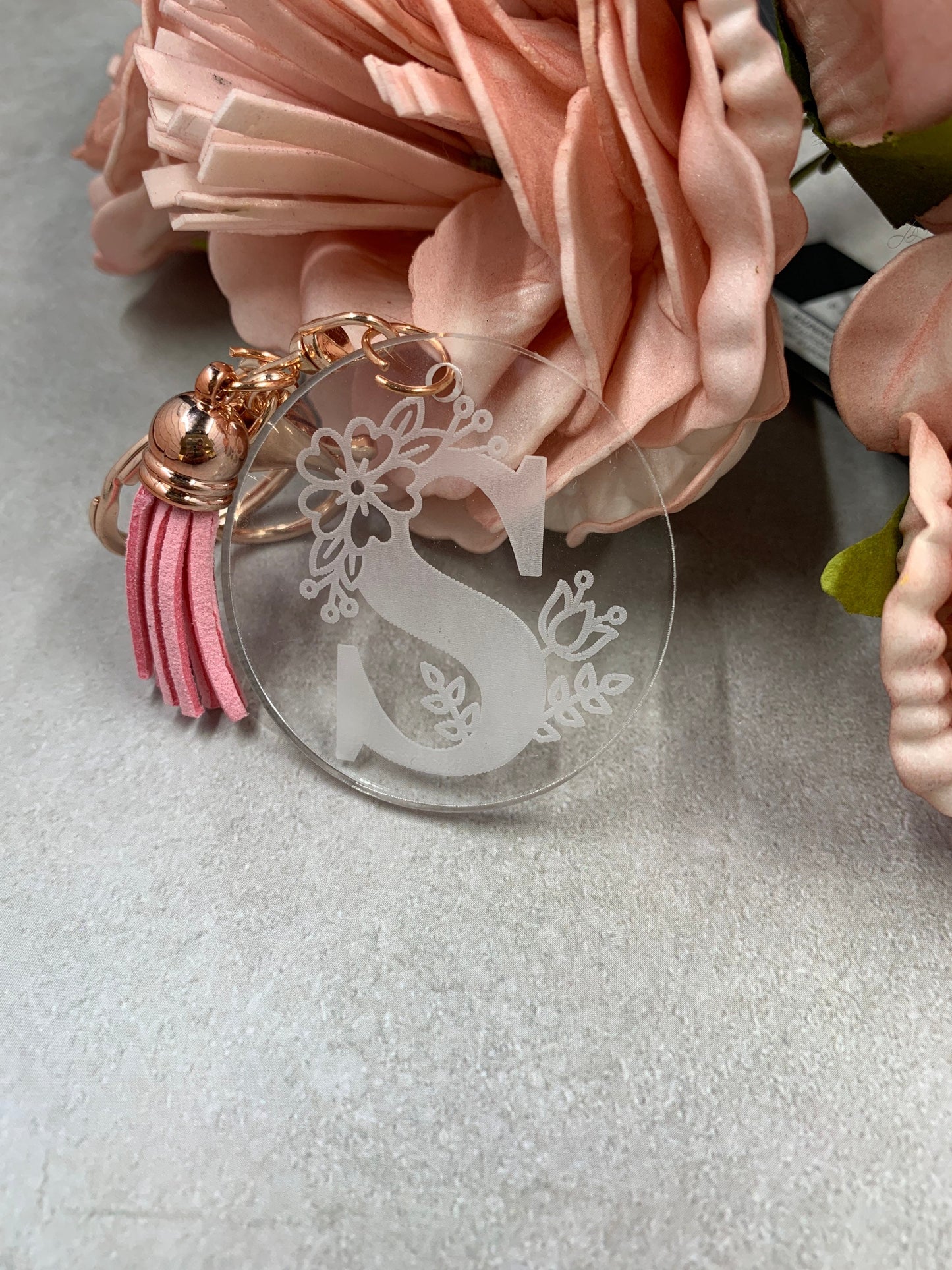 Personalised keyring with floral initial