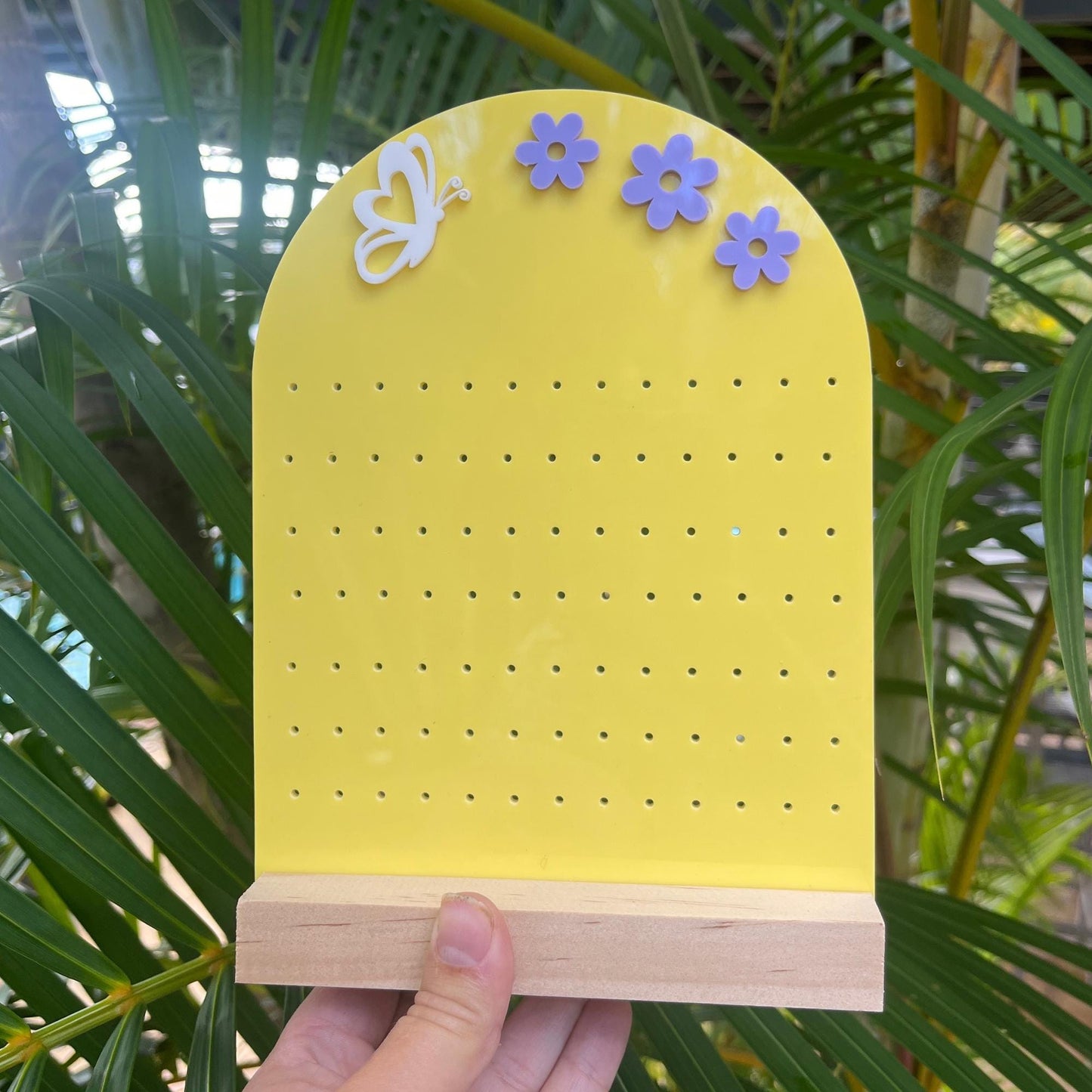 Earring stand with 3d flowers