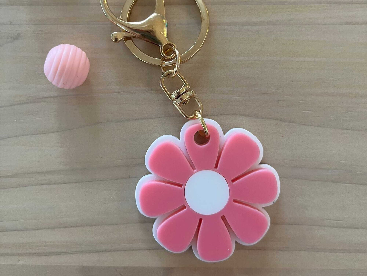 Acrylic daisy keyring-gift for her-birthday gift -new car gift-bag tag-