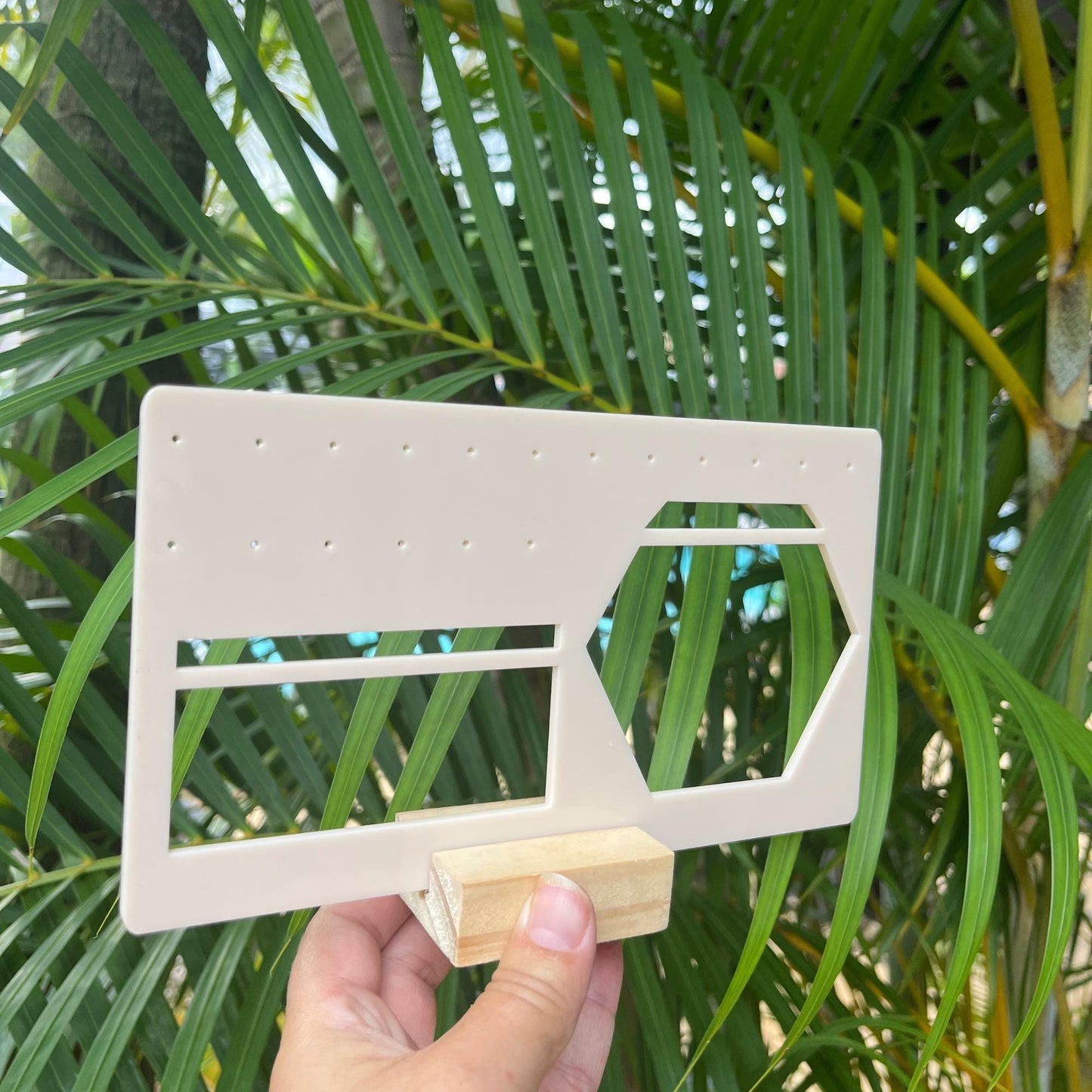 Minimalist Earring stand, earrings organiser
