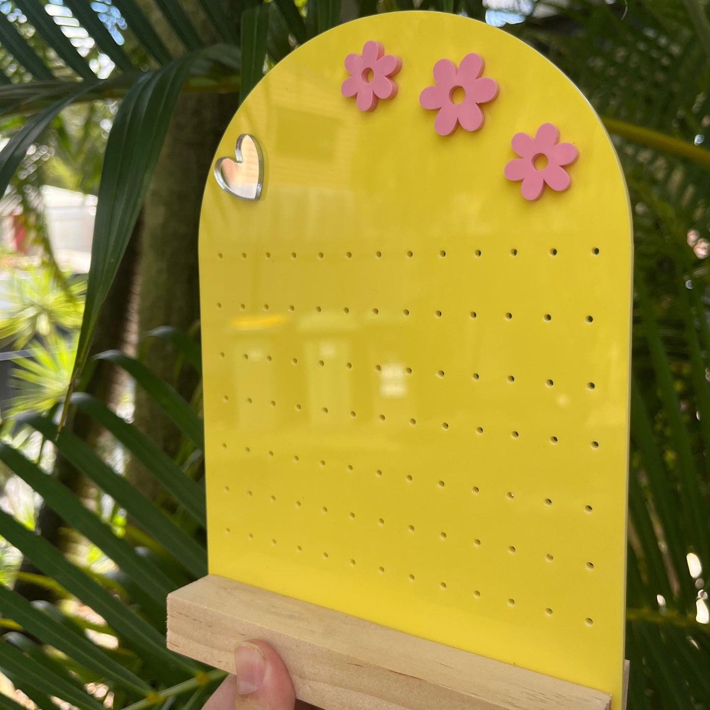 Earring stand with 3d flowers